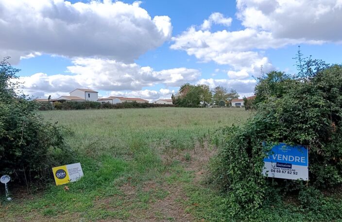 En Exclusivité CAPIFRANCE Terrain à vendre de 862,86 m² SAINT MARTIN DE SAINT MAIXENT (79) — photo 3