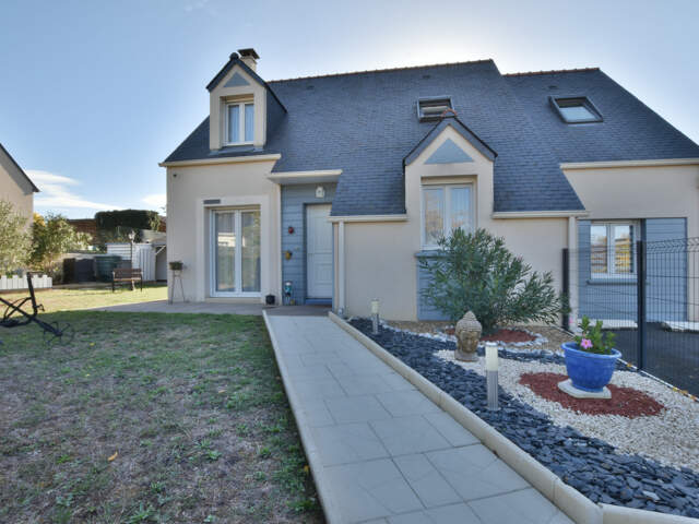 Maison à vendre 7 pièces SEICHES SUR LE LOIR (49) — photo du bien