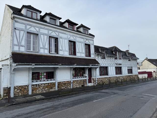 Ancien hôtel-restaurant à réinventer – Projet logements + activités - Emerainville — photo du bien