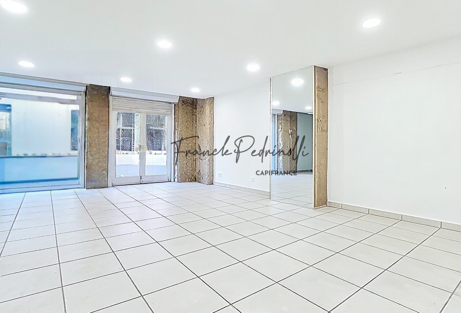 125 m² Locaux commerciaux  / bureaux LYON 6EME / A DIVISER — photo 1
