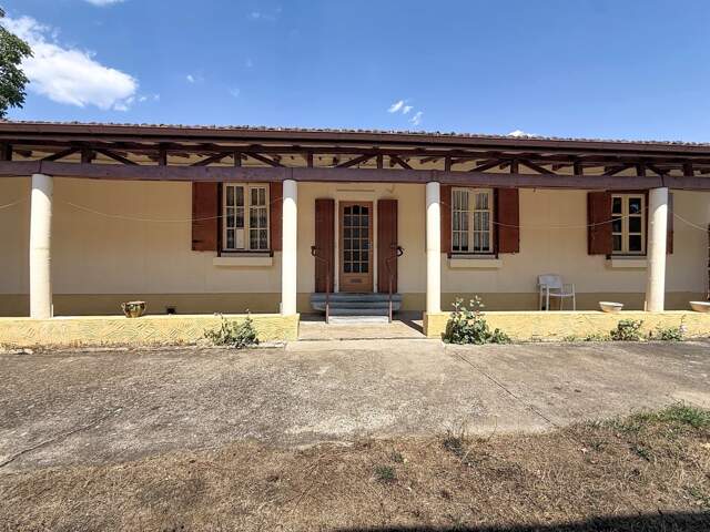 Maison à vendre de plain-pied 78 m2 avec jardin à proximité du centre-ville 4 pièces BERGERAC (24) — photo du bien