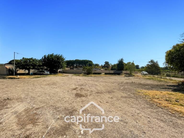 Alleins, maison de plain pied de  83m2 environ établie en zone agricole sur une parcelle de 3033 m2 avec garage attenant — photo 1
