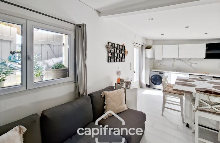 Alleins, maison de plain pied de  83m2 environ établie en zone agricole sur une parcelle de 3033 m2 avec garage attenant — photo 2