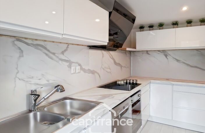 Alleins, maison de plain pied de  83m2 environ établie en zone agricole sur une parcelle de 3033 m2 avec garage attenant — photo 3