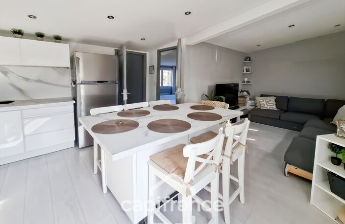 Alleins, maison de plain pied de  83m2 environ établie en zone agricole sur une parcelle de 3033 m2 avec garage attenant — photo 5