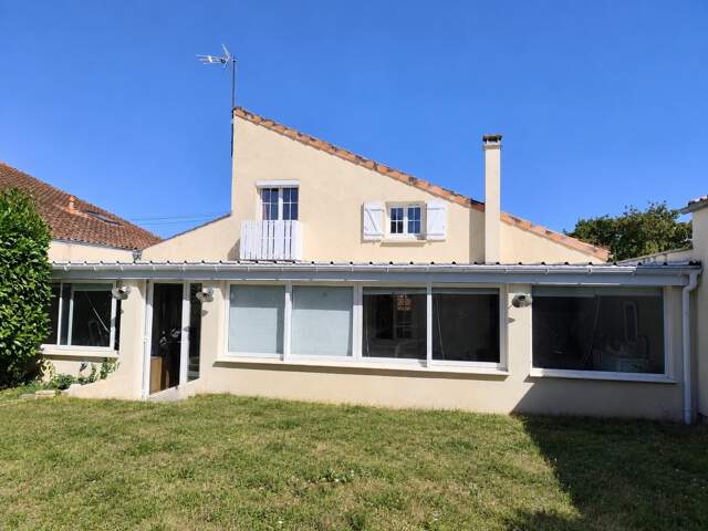 Maison à vendre 5 pièces L'ISLE D'ESPAGNAC (16) — photo du bien