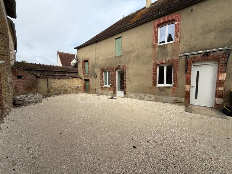 Maison ancienne à vendre 4 pièces CARISEY (89) de 100,2 m2 2 chambres cour petite dépendance atelier — photo 1