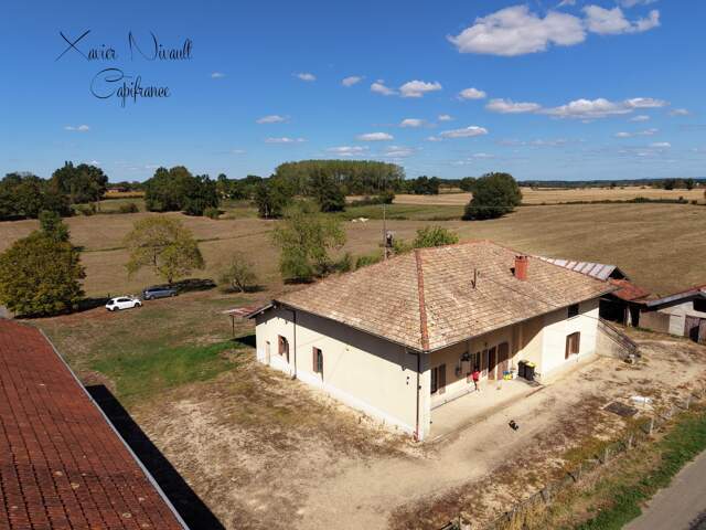 Maison à vendre 6 pièces proche de SAINT JULIEN SUR REYSSOUZE (01) — photo du bien