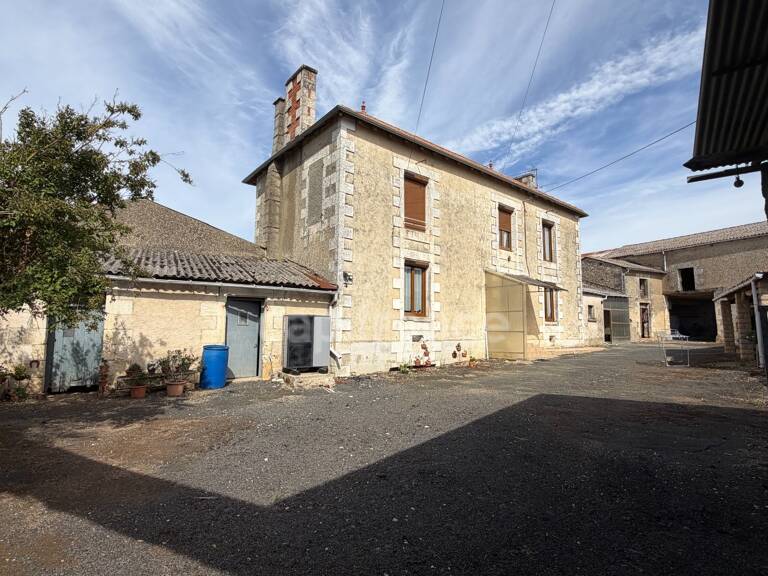 Longère à vendre à Neuville de Poitou (86170) — photo 1