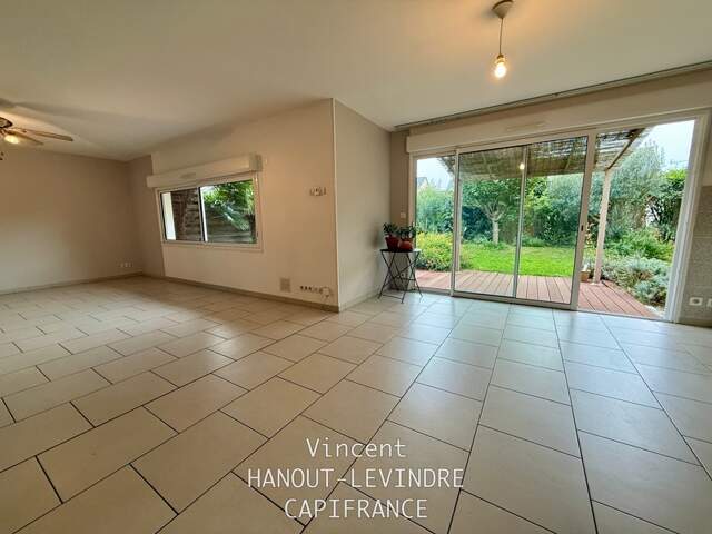 Maison à vendre 7 pièces RIVES DU LOIR EN ANJOU (49) — photo du bien