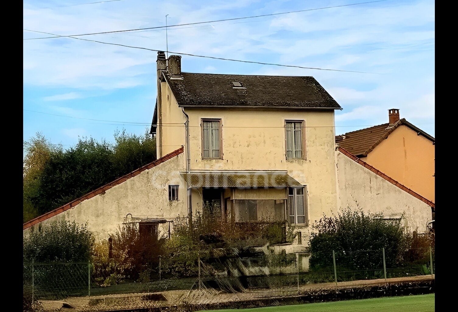 🏡 Maison entièrement à rénover avec jardin, dépendances – Mayet-de-Montagne — photo 1