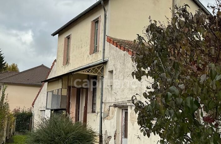🏡 Maison entièrement à rénover avec jardin, dépendances – Mayet-de-Montagne — photo 2