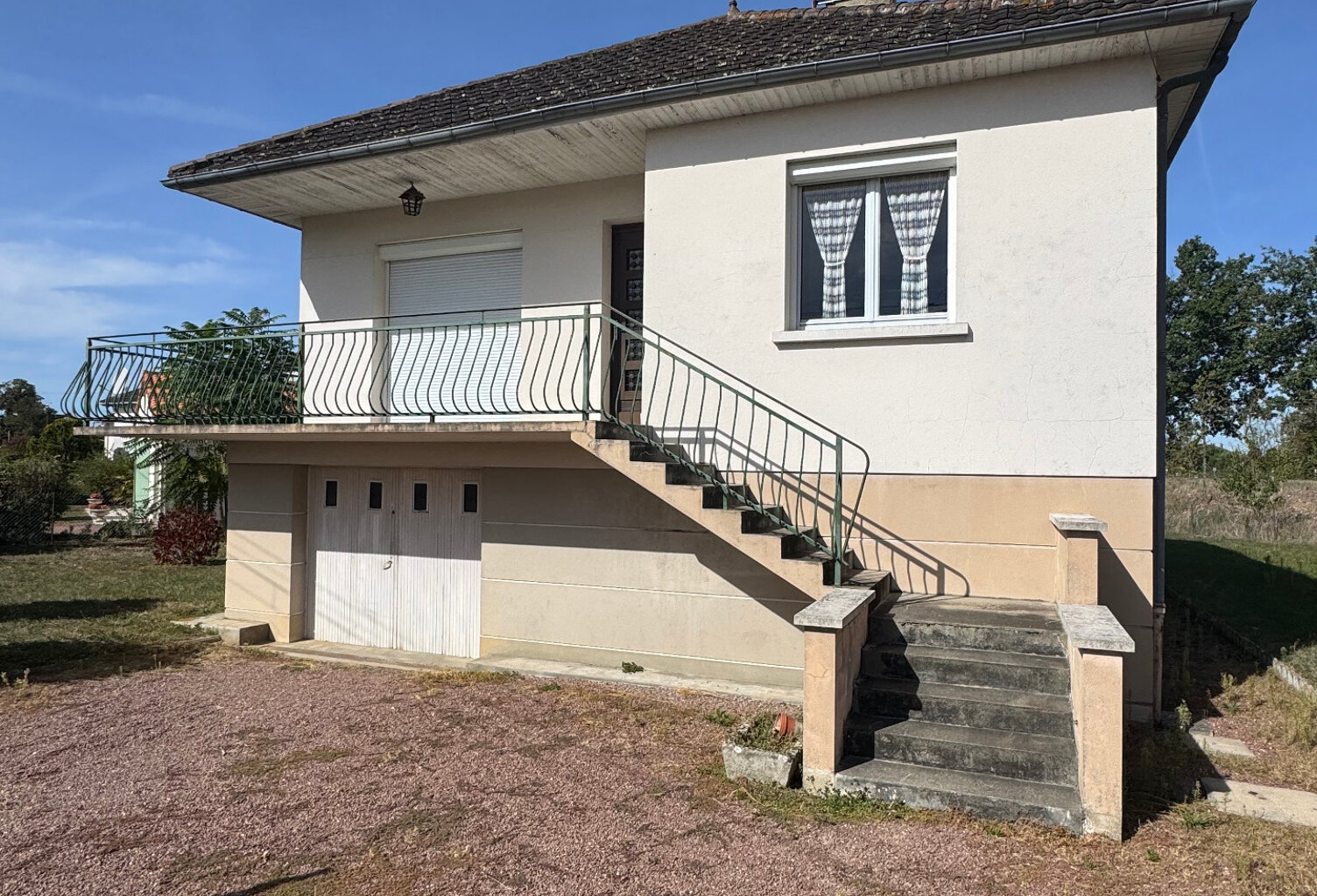 Maison à vendre 4 pièces LENCLOITRE (86) — photo 1
