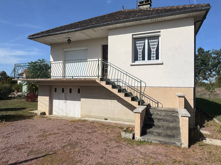 Maison à vendre 4 pièces LENCLOITRE (86) — photo 1