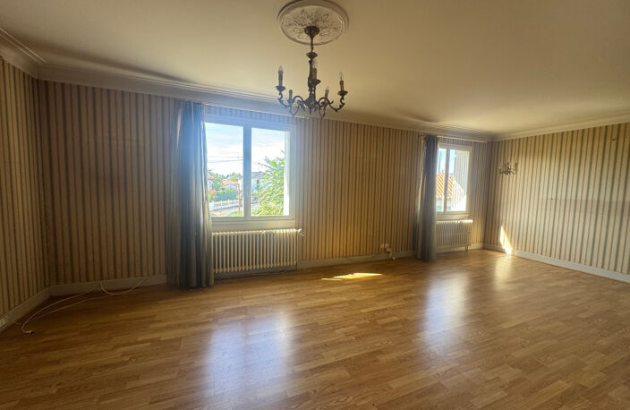 Maison à vendre 4 pièces LENCLOITRE (86) — photo 2