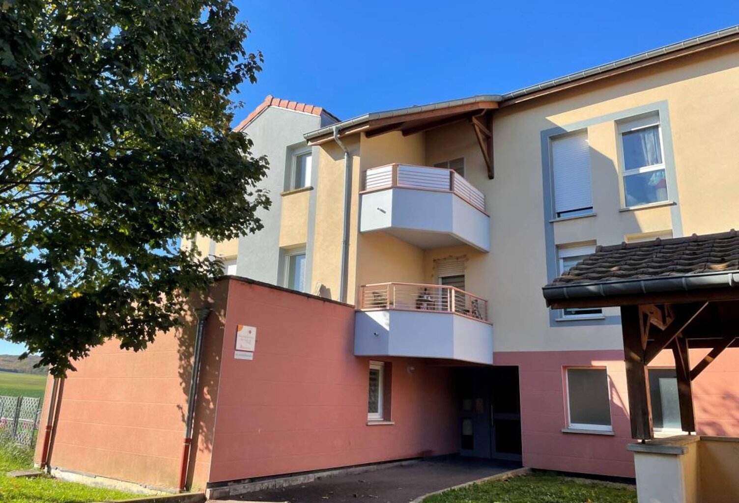 Location - Appartement T4 - 91m2 - Rémilly — photo 1