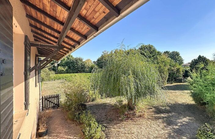 Saint-Georges-de-Reneins : Maison de 4 pièces avec atelier de 90 m², garage, terrasse et jardin — photo 3