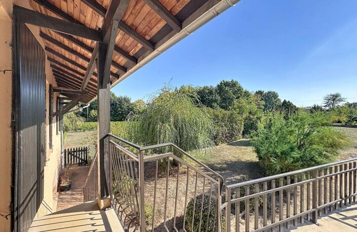 Saint-Georges-de-Reneins : Maison de 4 pièces avec atelier de 90 m², garage, terrasse et jardin — photo 4