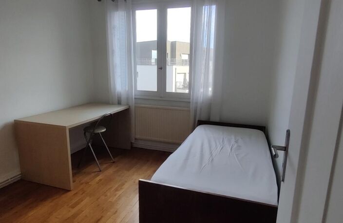 114 avenue Roger Salengro Villeurbanne 69100 - T3 Meublé - 1080 €CC — photo 3