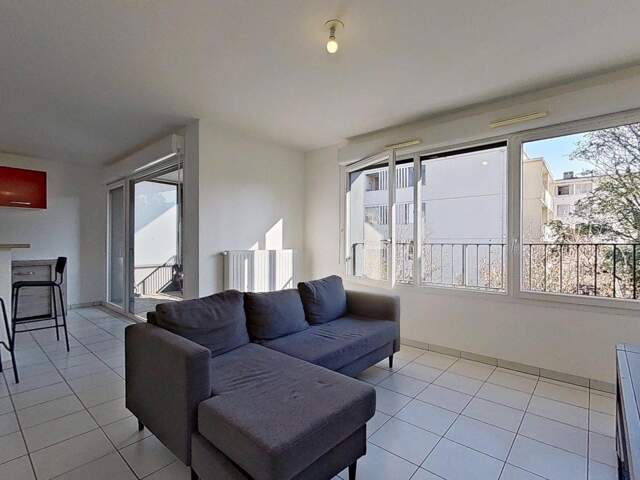 338bis Route de Genas Bron 69500 - T3 Meublé - 990 €CC — photo du bien