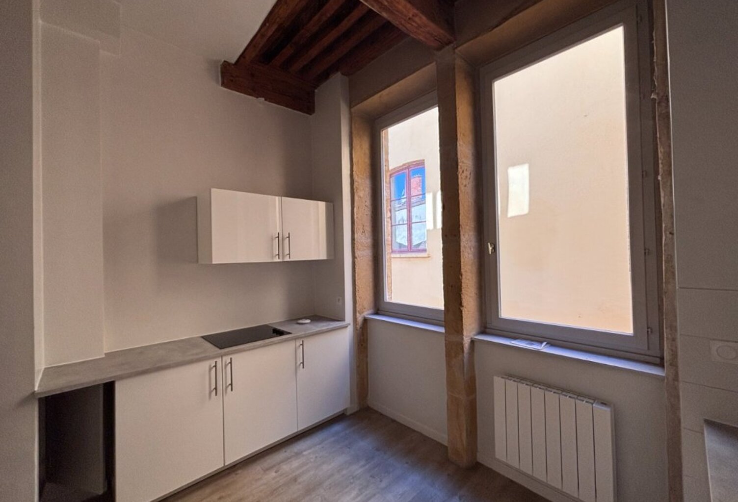 LYON 5 RUE JUIVERIE T1 DE CARACTÈRE AU CŒUR DU VIEUX LYON — photo 1
