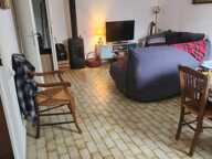 Maison de plain pied, mitoyenne par le garage, à St Etienne les Orgues — photo 3