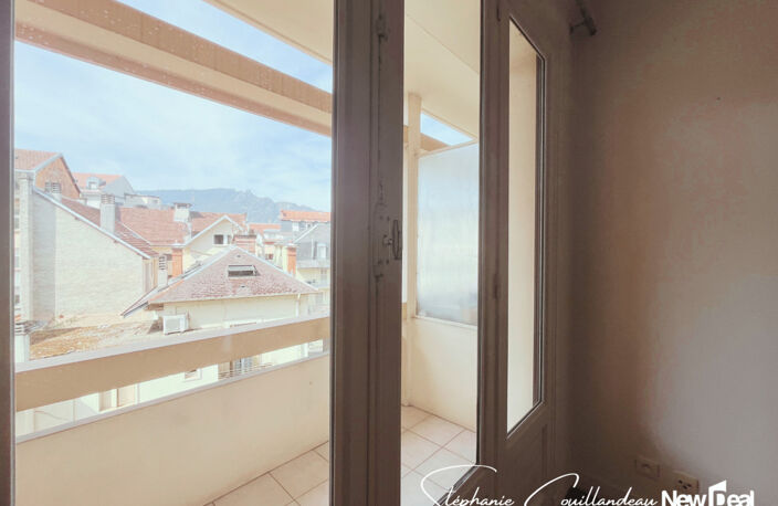Appartement de type 3 en plein centre ville d'Aix les Bains — photo 4