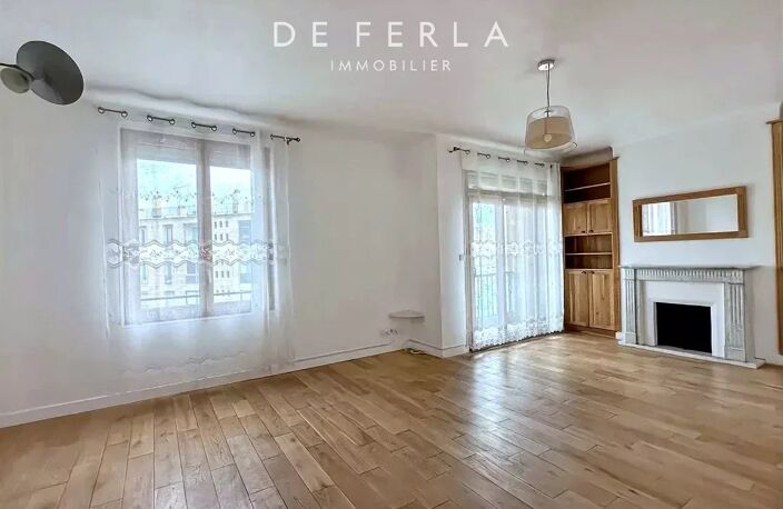 Marseille appartement d’exception 3/4 Pièces – Vue Vieux-Port – Immeuble Pouillon — photo 2