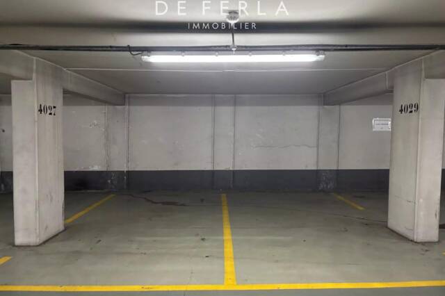 Garage à Paris 8