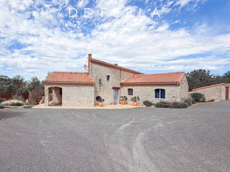 L’ÉLÉGANCE D’UNE MAISON DE PIERRE — photo 1