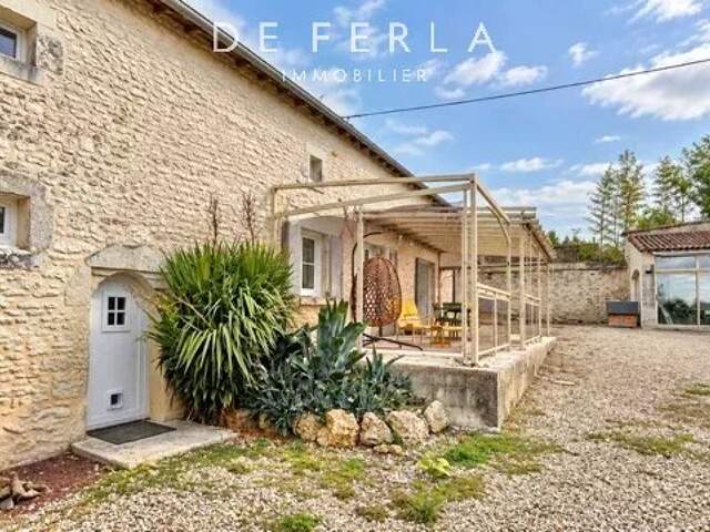Longère de caractère - Mirebeau - 170m2 - Jardin 1400m2 — photo du bien