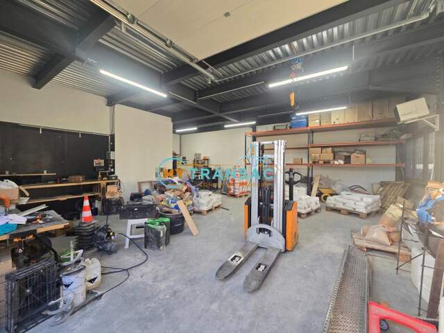 My Transac vous propose à la location des Locaux d'activité et bureaux à partir de 166m² situé à Bussy Saint Georges 77. Accès par porte sectionnelle de plain pied et proche A4 — photo du bien