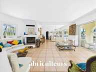 Maison d’architecte de 257 m² avec piscine et jardin arboré de 4 000 m² en vente à Ventabren (13122) — photo 4