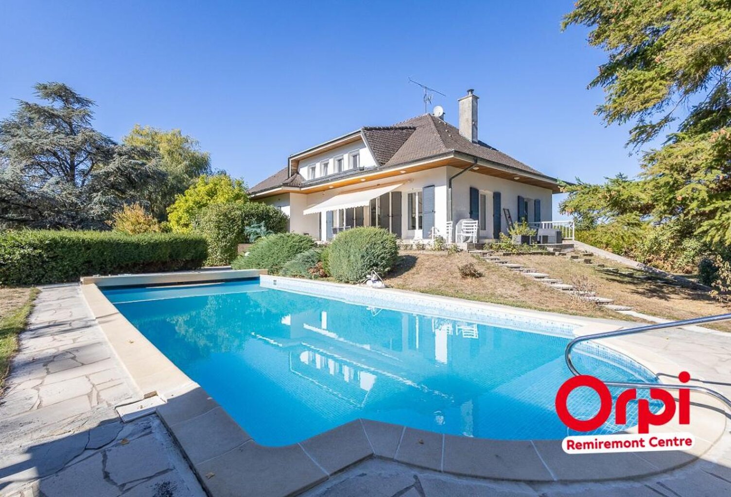 Propriété de caractère de 314 m² avec grande piscine sur 4 500 m² de terrain — photo 1