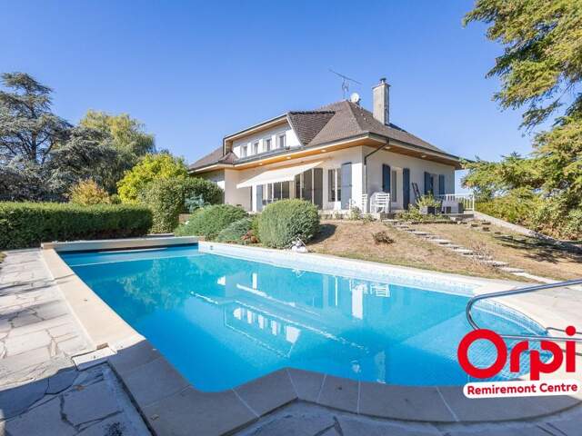 Propriété de caractère de 314 m² avec grande piscine sur 4 500 m² de terrain — photo du bien