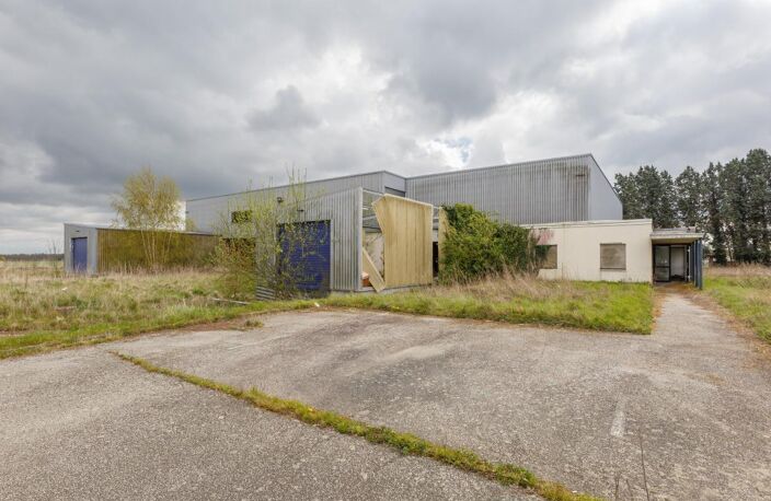 Local - 1 640 m² - Harcourt (27) — photo 2