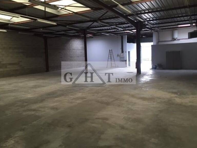 ENTREPOT 562M2 A LOUER BONDOUFLE — photo 1