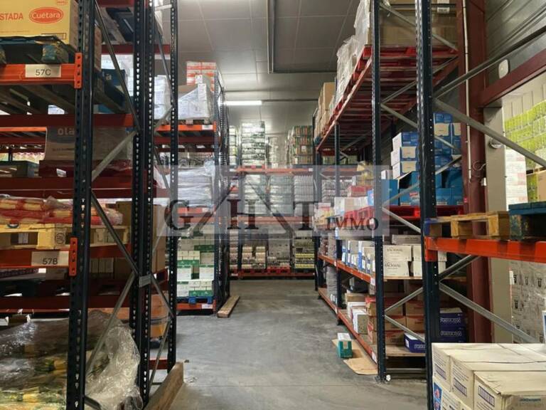 A LOUER WISSOUS UN ENTREPOT ET DES BUREAUX — photo 1