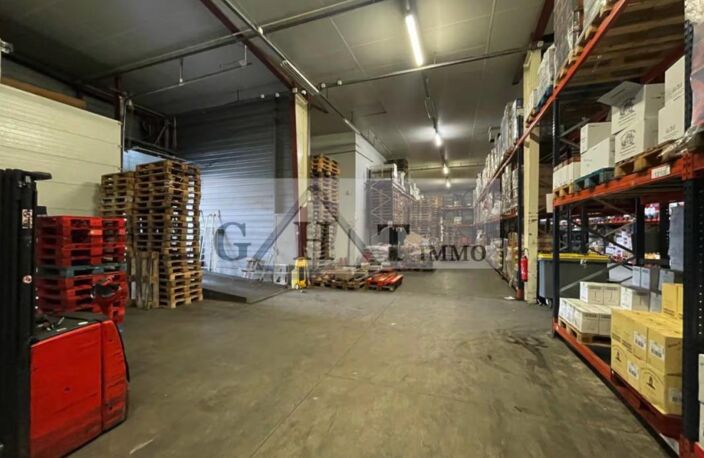 A LOUER WISSOUS UN ENTREPOT ET DES BUREAUX — photo 2