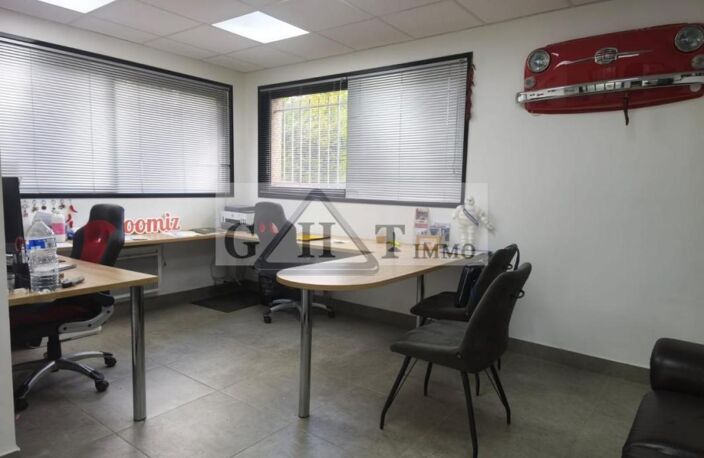 560 m² ENTREPOT BUREAUX A VENDRE A CROISSY BEAUBOURG — photo 4