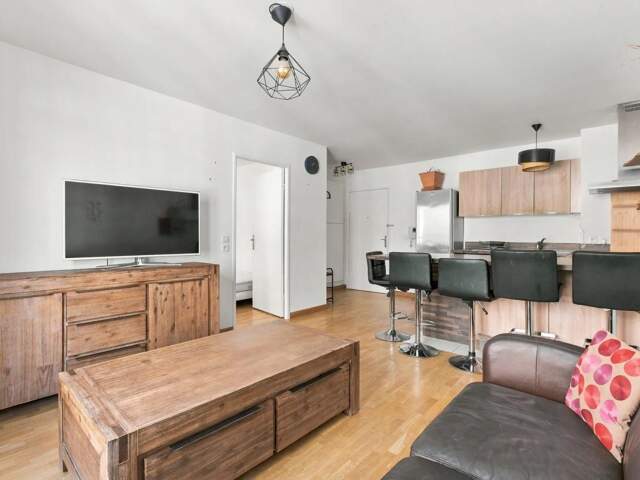 Appartement 3 pièces de 54 m² situé à Pantin — photo du bien