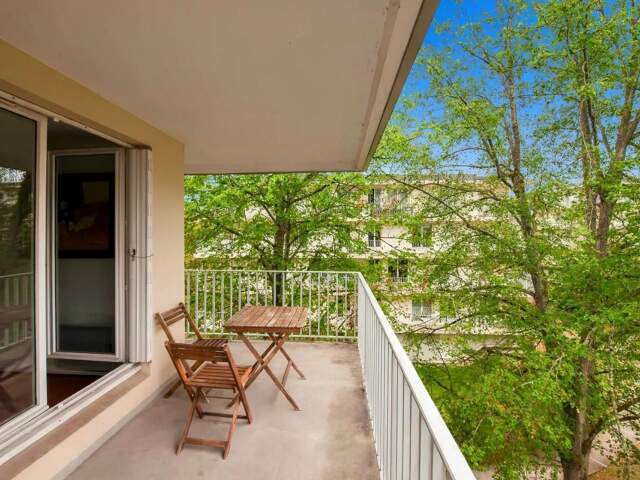 Appartement de 3 pièces de 74 m² à Sèvres Avec Balcon et Parking — photo du bien