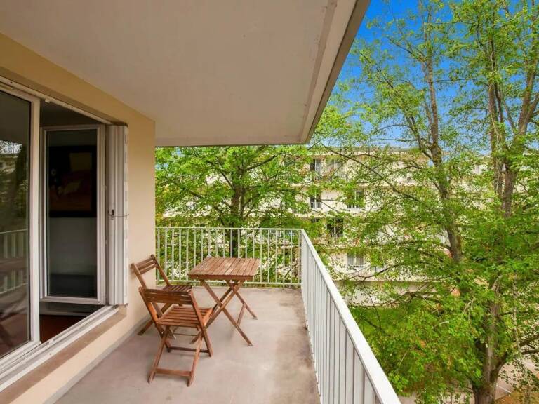 Appartement de 3 pièces de 74 m² à Sèvres Avec Balcon et Parking — photo 1