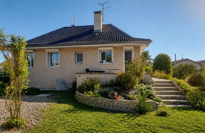 Maison de 6 pièces de 145 m² et d'un sous sol de 105m2 aux Echets (Miribel) — photo 2