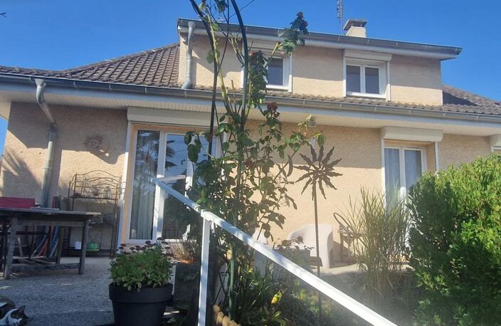 Maison de 6 pièces de 145 m² et d'un sous sol de 105m2 aux Echets (Miribel) — photo 4