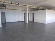 Local professionnel ou commercial de 106m² — photo 2