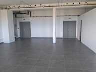 Local professionnel ou commercial de 106m² — photo 3