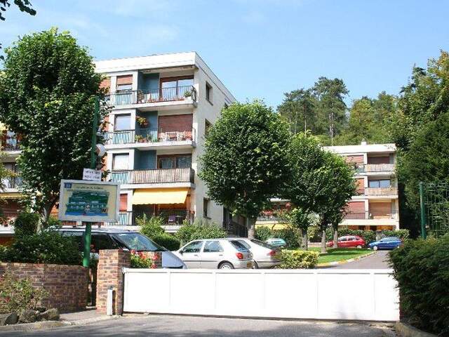 Meublé Appartement À Louer avec Cave — photo du bien