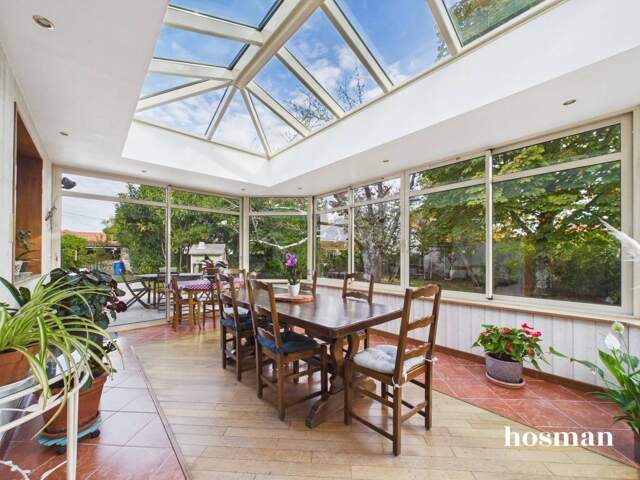 Propriété de 2 maisons (200m² et 73m²) avec piscine et jardin sur une parcelle de 2219m² - Saint-Julien-de-Concelles — photo du bien