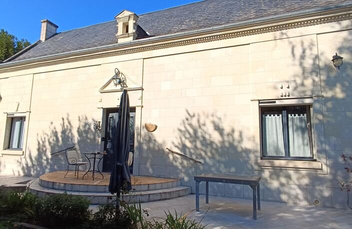 Restigné — Maison bourgeoise de charme avec vue dégagée sur les vignes — photo 2